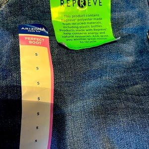 Arizona women’s jeans size 5 on  inside tag leg says size small blue jeans